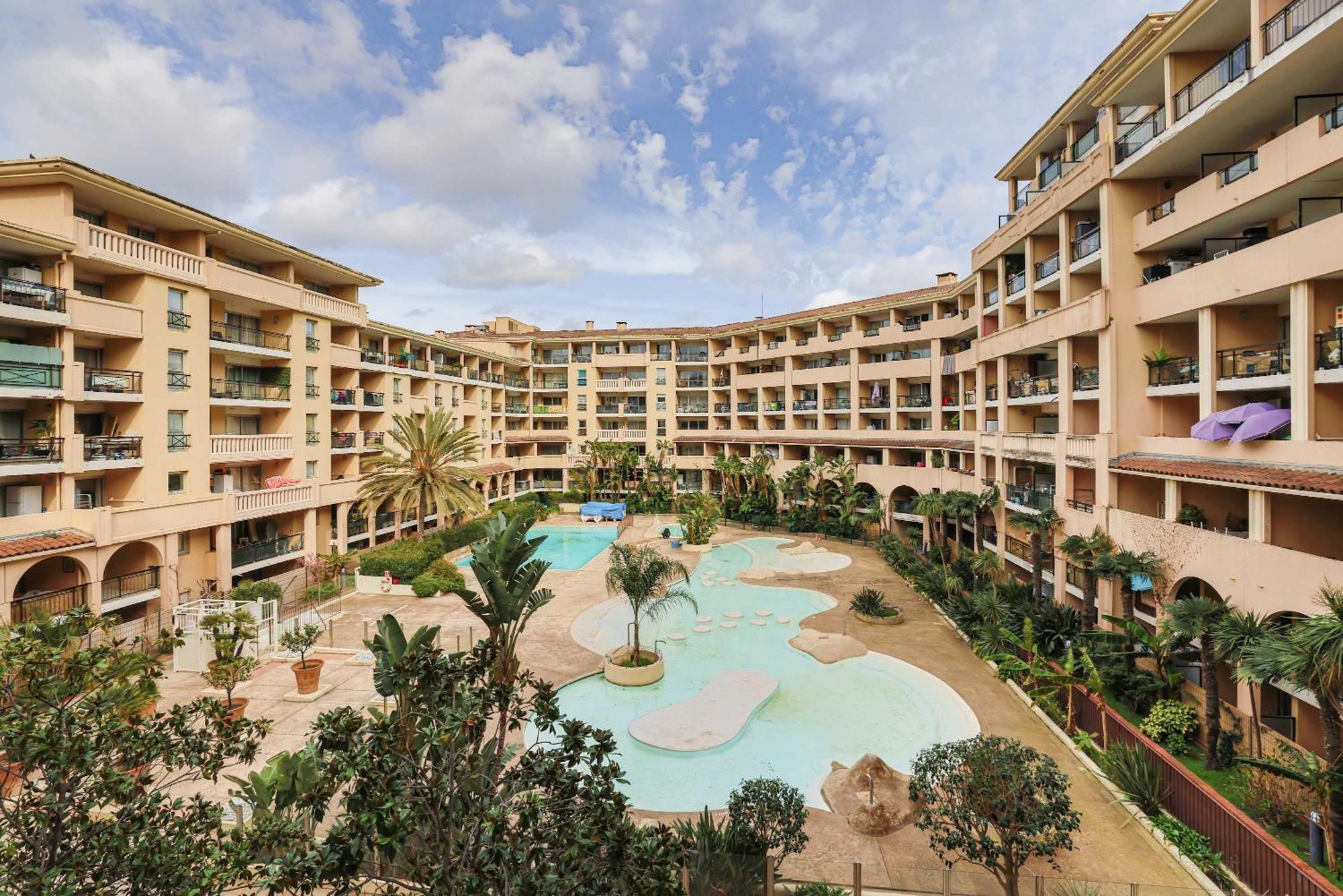 Apartment Le 380 - Lumineux Balcon & Piscine